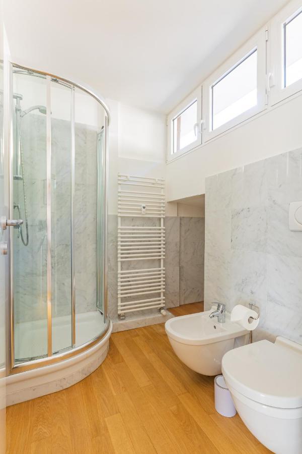 Casa Elea_ Panoramic Attic In City Center Campione dʼItalia المظهر الخارجي الصورة