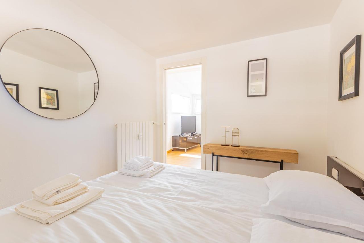 Casa Elea_ Panoramic Attic In City Center Campione dʼItalia المظهر الخارجي الصورة